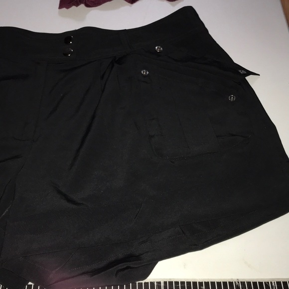Diane Von Furstenberg DVF size 14 black silk cargo shorts - Picture 2 of 14